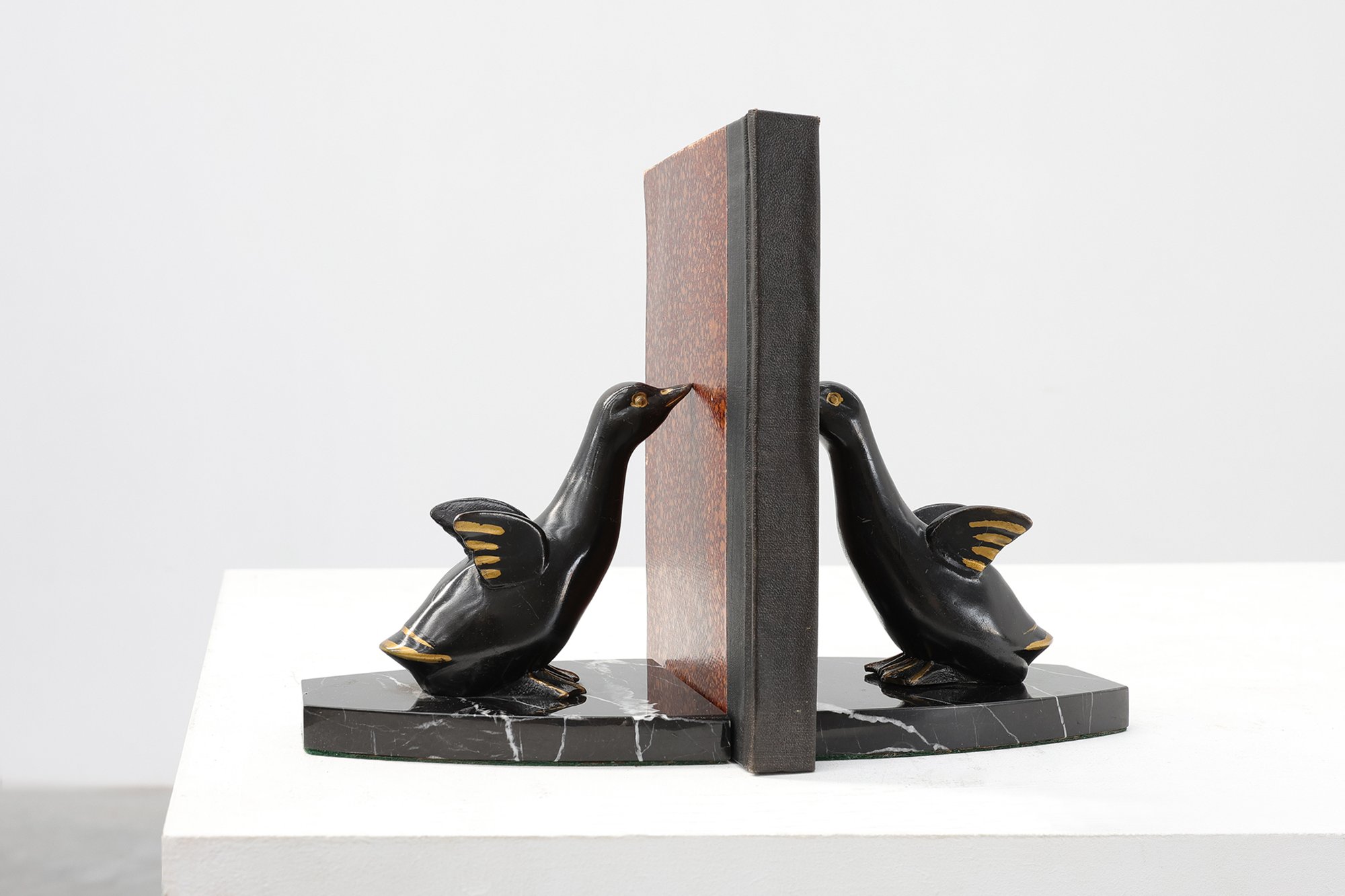 Pair of Art Deco Geese Bookends on Black Marble Bases, France, 1920thumbnail