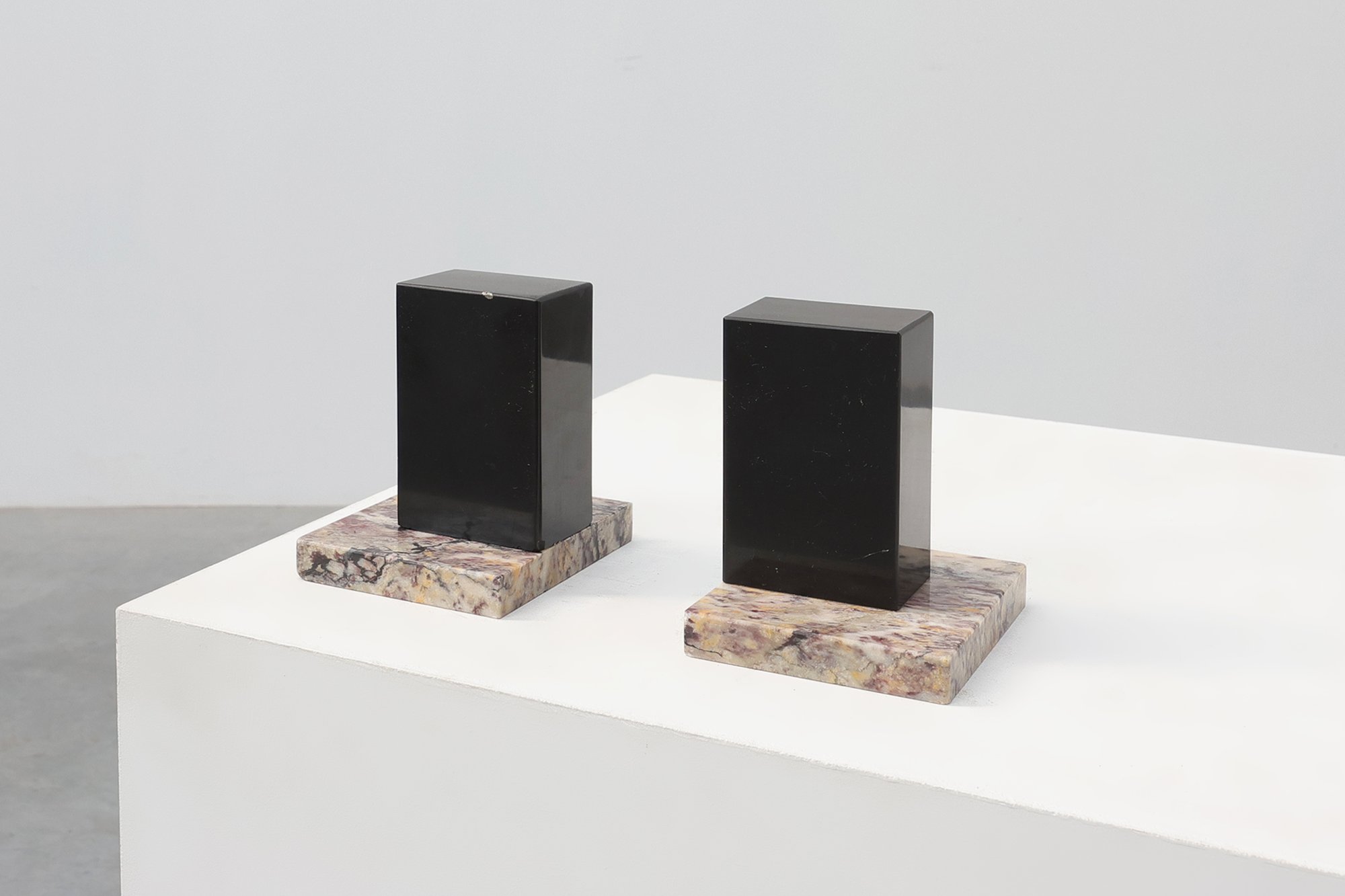 Pair of Art Deco Bookends in Black Metal and Veined Marble, Belgium, 1920thumbnail