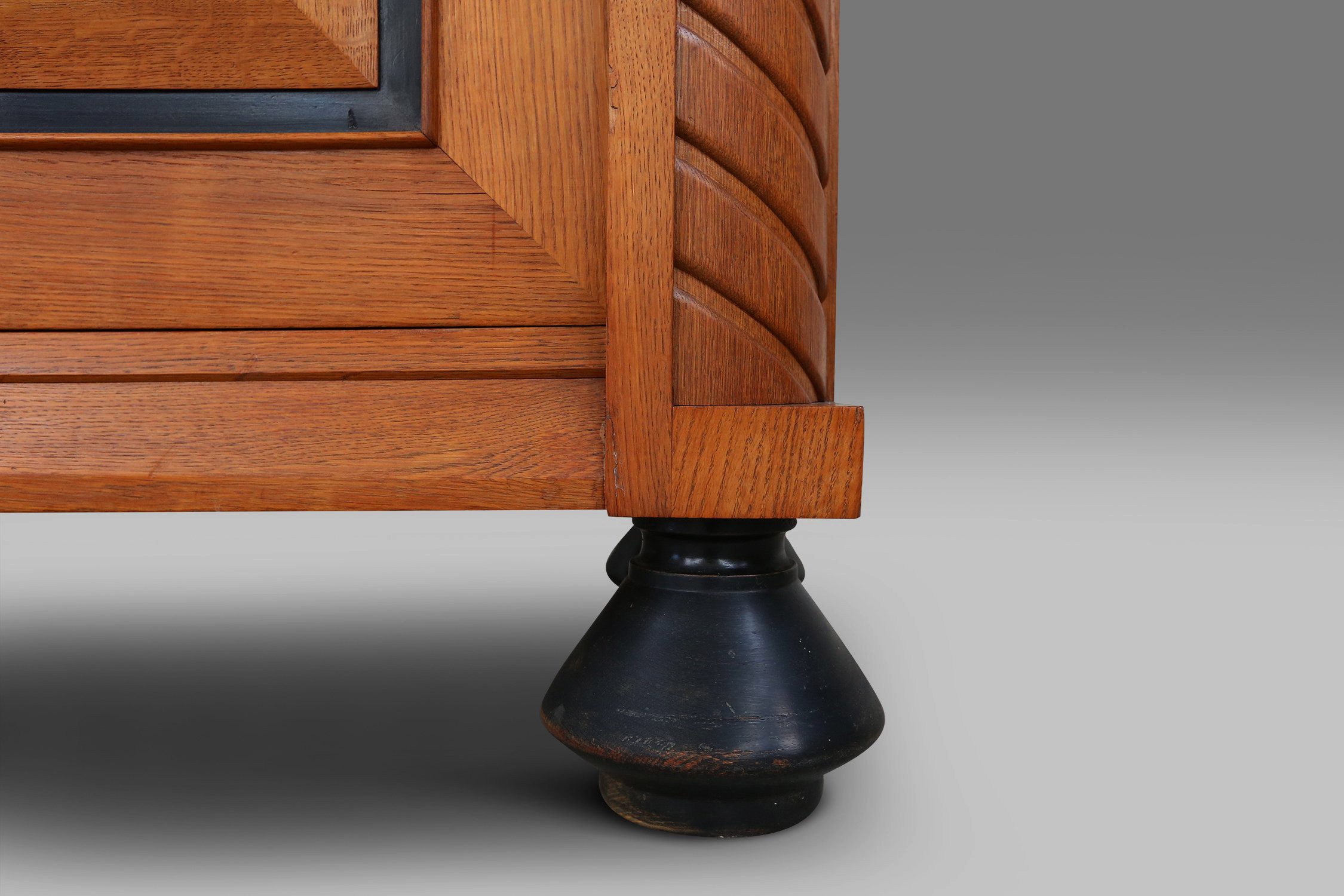 Art Deco brutalist Belgian sideboard in solid Oak and Brass detailsthumbnail
