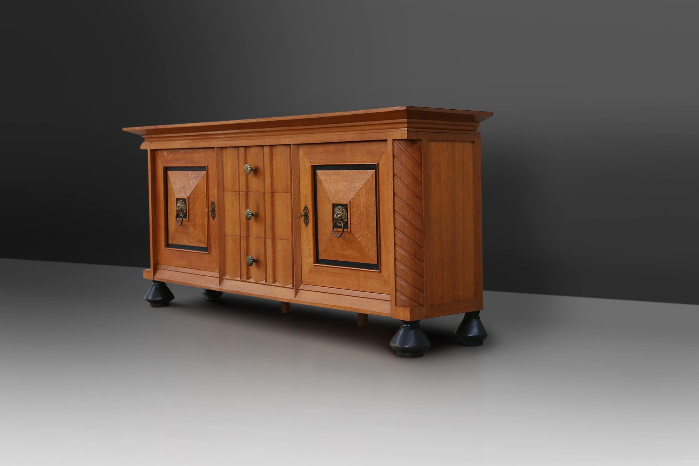 Art Deco brutalist Belgian sideboard in solid Oak and Brass detailsthumbnail