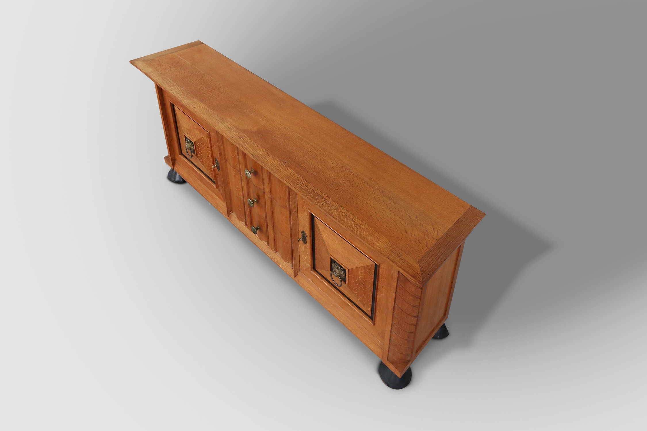 Art Deco brutalist Belgian sideboard in solid Oak and Brass detailsthumbnail
